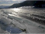 Lago di Resia ghiacciato, di Mirco Rebecchi