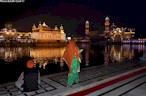 INDIA - AMRITSAR Golden Temple (Diwali festival - Lights over darkness), di Adolfo Carli